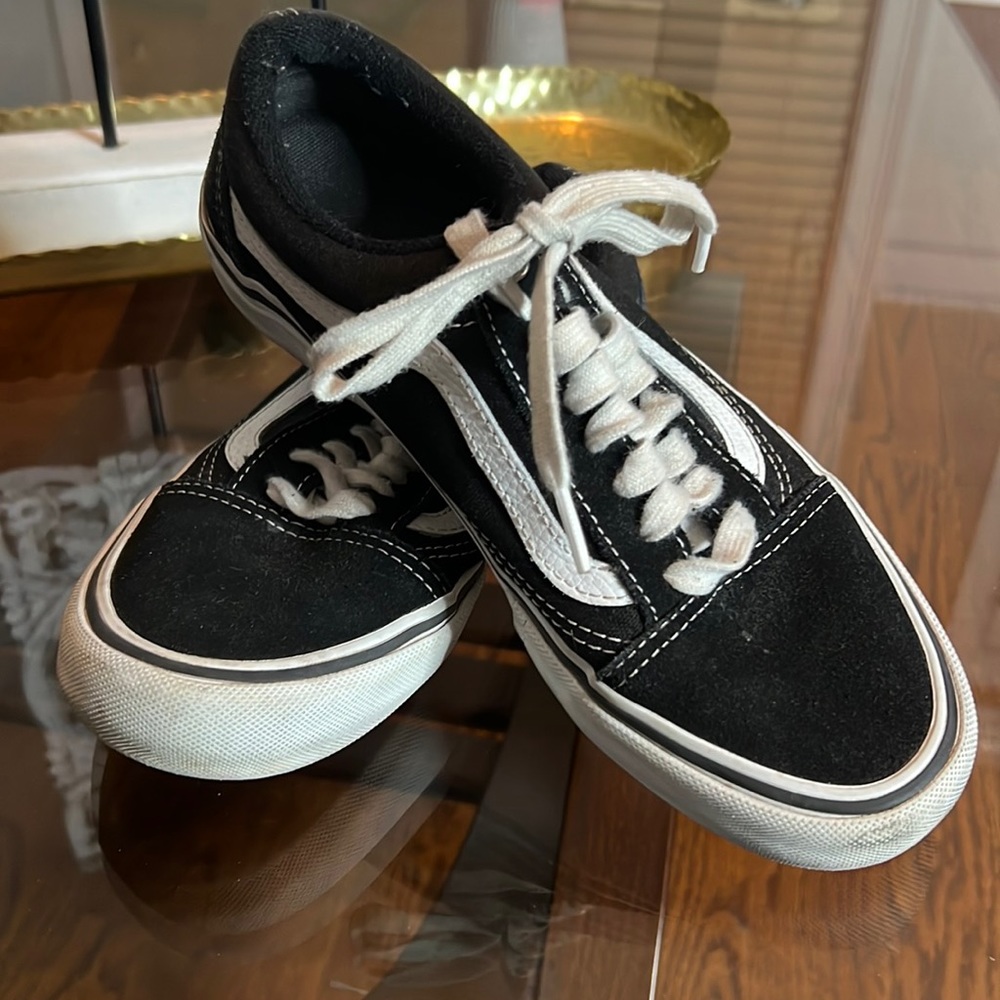 - Black and White old school Vans /8.5
